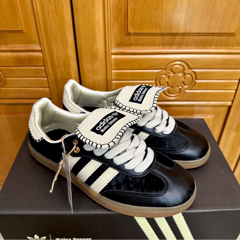 Adidas samba pony tonal unisex sneakers